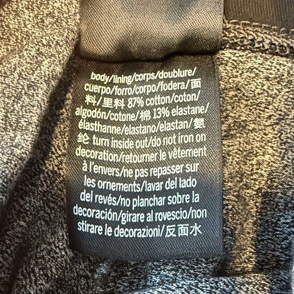PINK Victoria's Secret Gray and Black Yoga Leggings - Picture 3 of 9